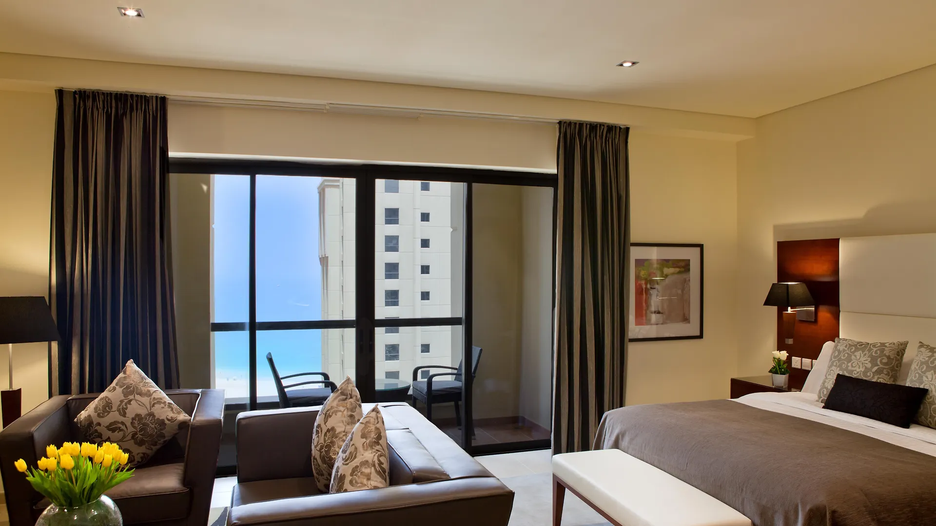 Delta Hotels By Marriott Jumeirah Beach, Дубай