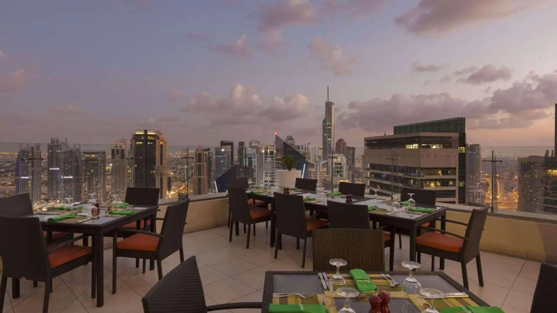 Delta Hotels By Marriott Jumeirah Beach, Дубай 4*,