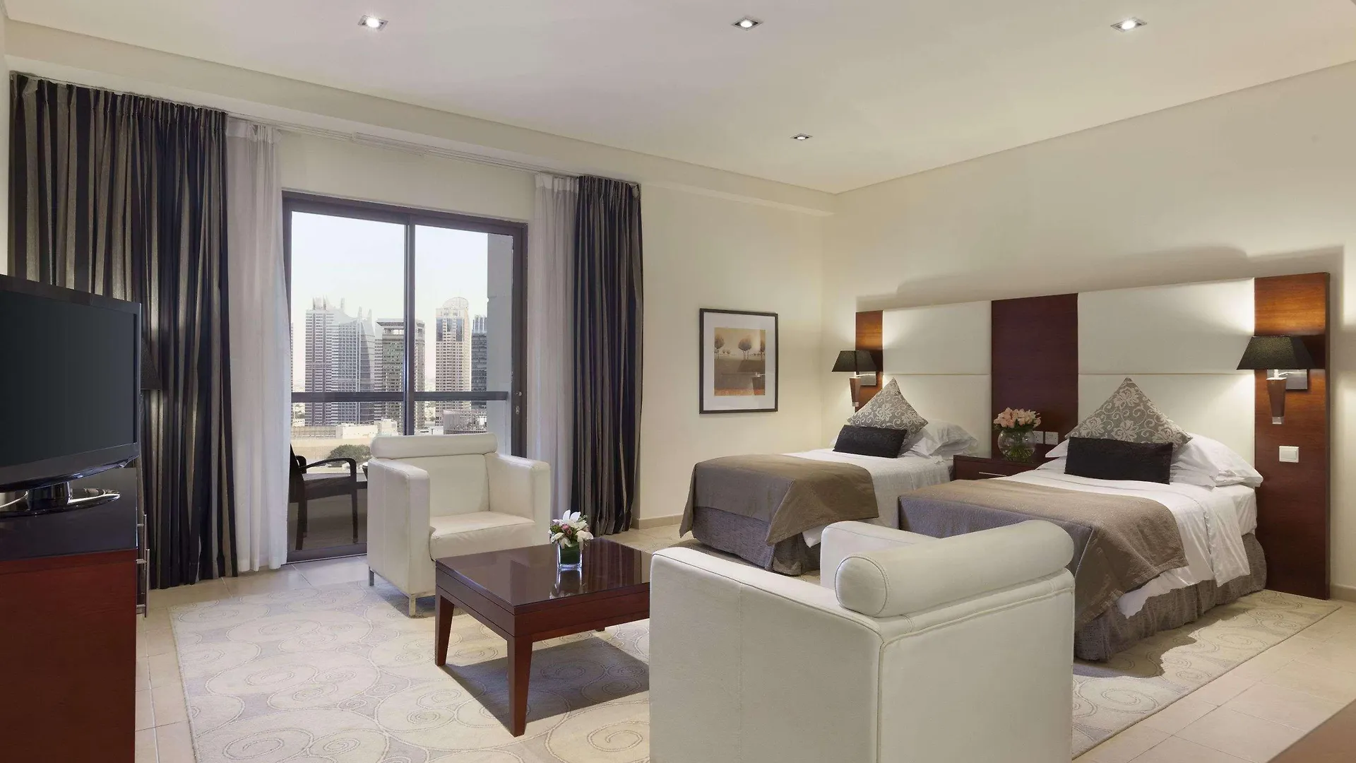 Delta Hotels By Marriott Jumeirah Beach, Дубай