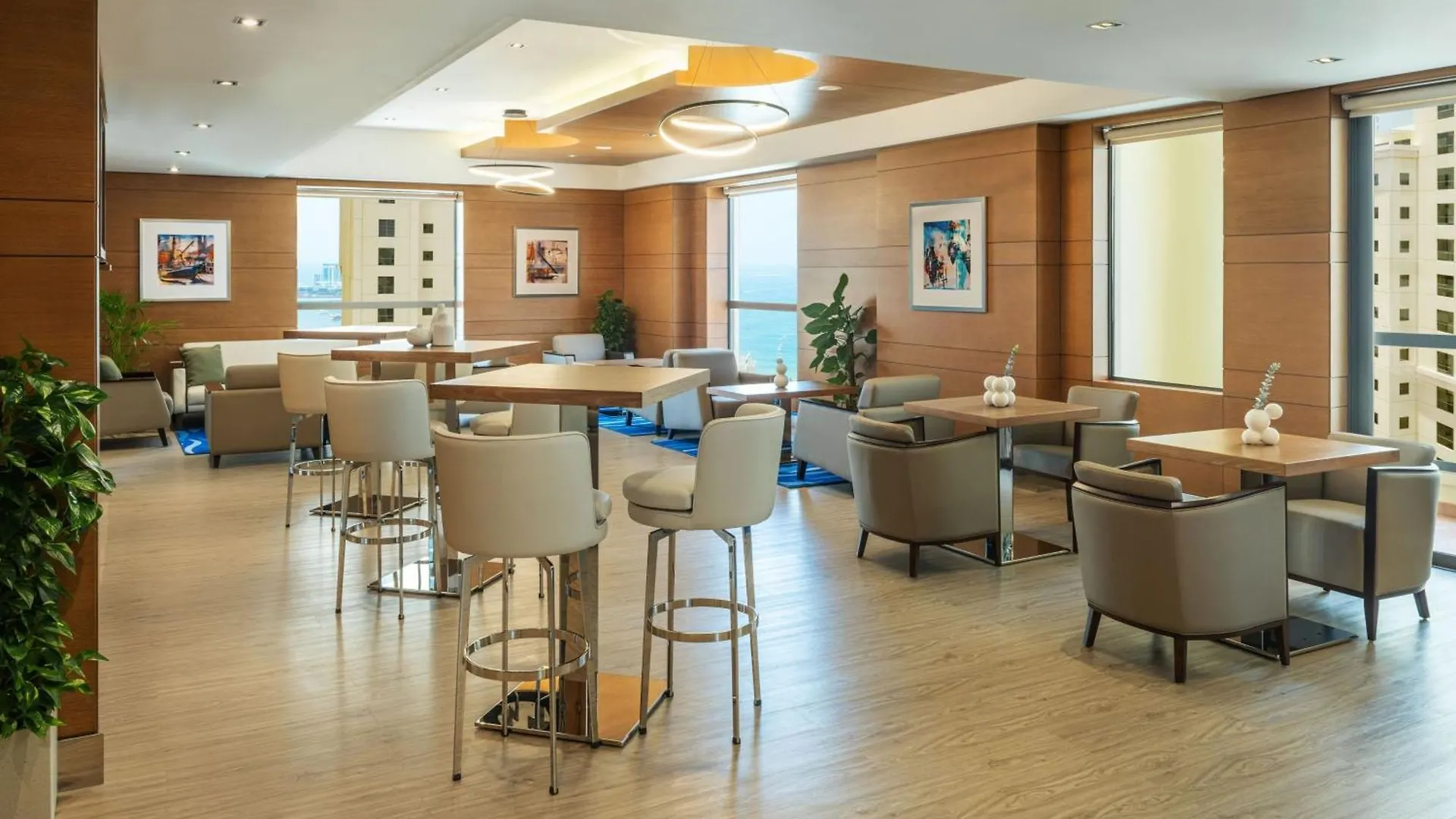 Delta Hotels By Marriott Jumeirah Beach, Дубай