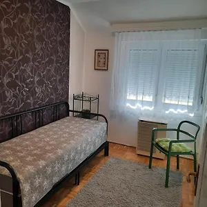 https://eszterlnc-apartman-eger.egerhotels.net