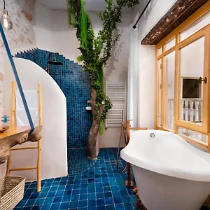 https://mama-lova.essaouirahotels.net