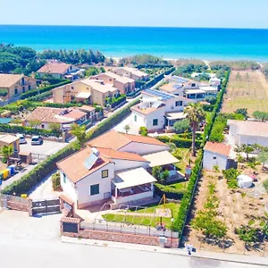 Vacanze Mare Nostrum - In Front Of The With Pool , Campofelice Di Roccella Italia