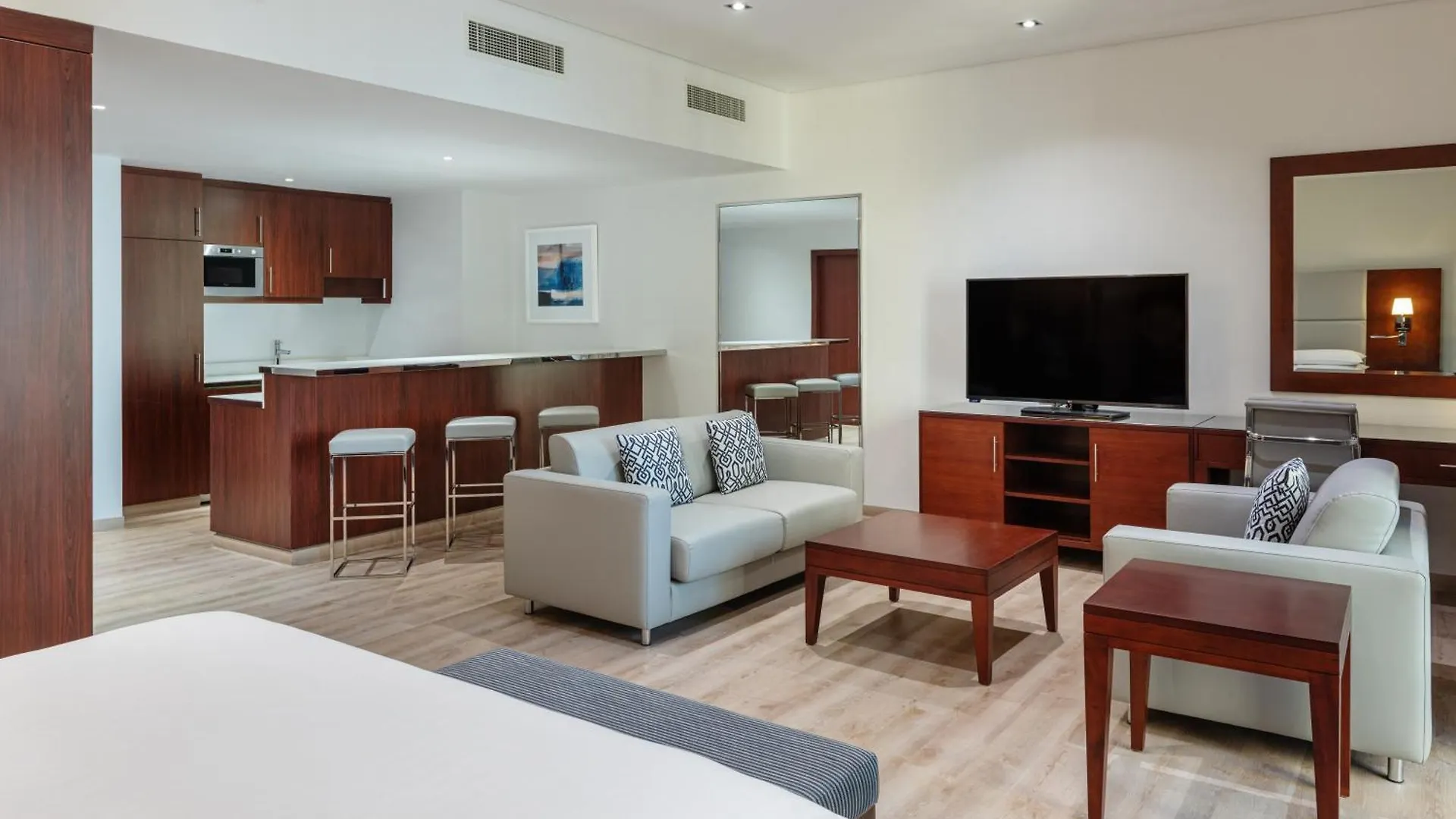 Delta Hotels By Marriott Jumeirah Beach, Dubai 4*,
